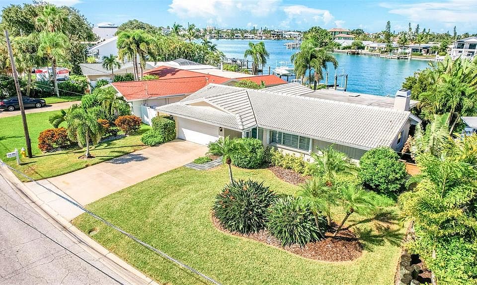 1st image of 513 HARBOR DRIVE N