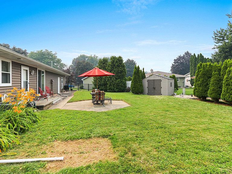 Listing photo 4