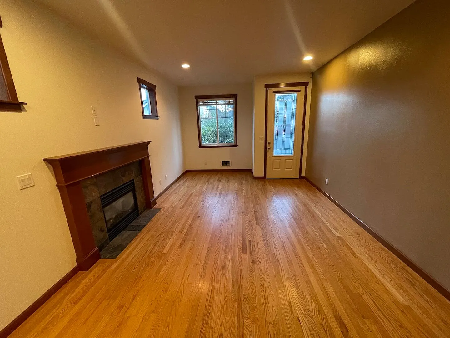 Gorgeous 3 bedroom Home for Rent in Edmonds — Photo 3