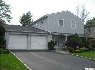 2950 Cheryl Rd, Merrick, NY 11566