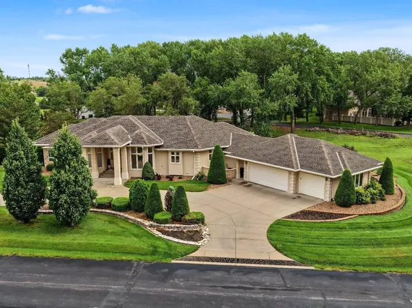 2486 Maclean Cir, Salina, KS 67401