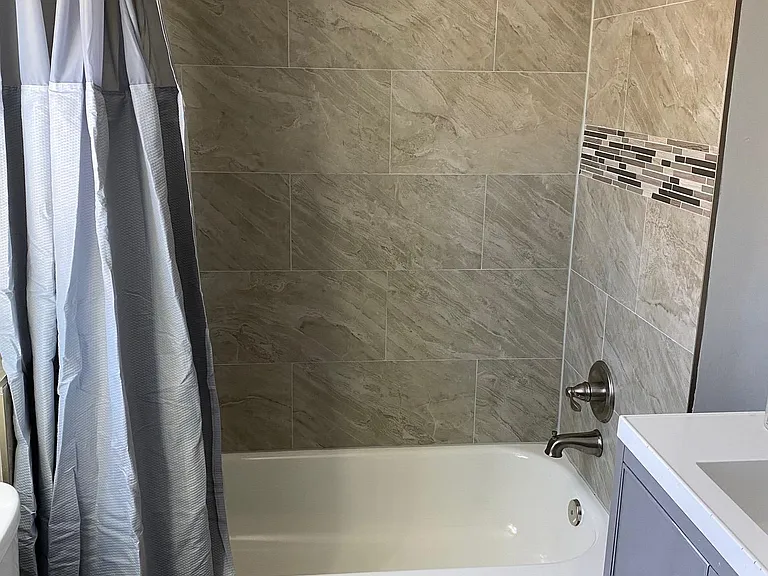 1255 Sargeant St #A — Photo 9