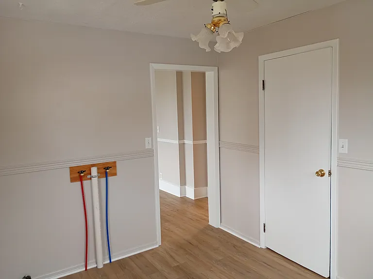 501 W Main St — Photo 25