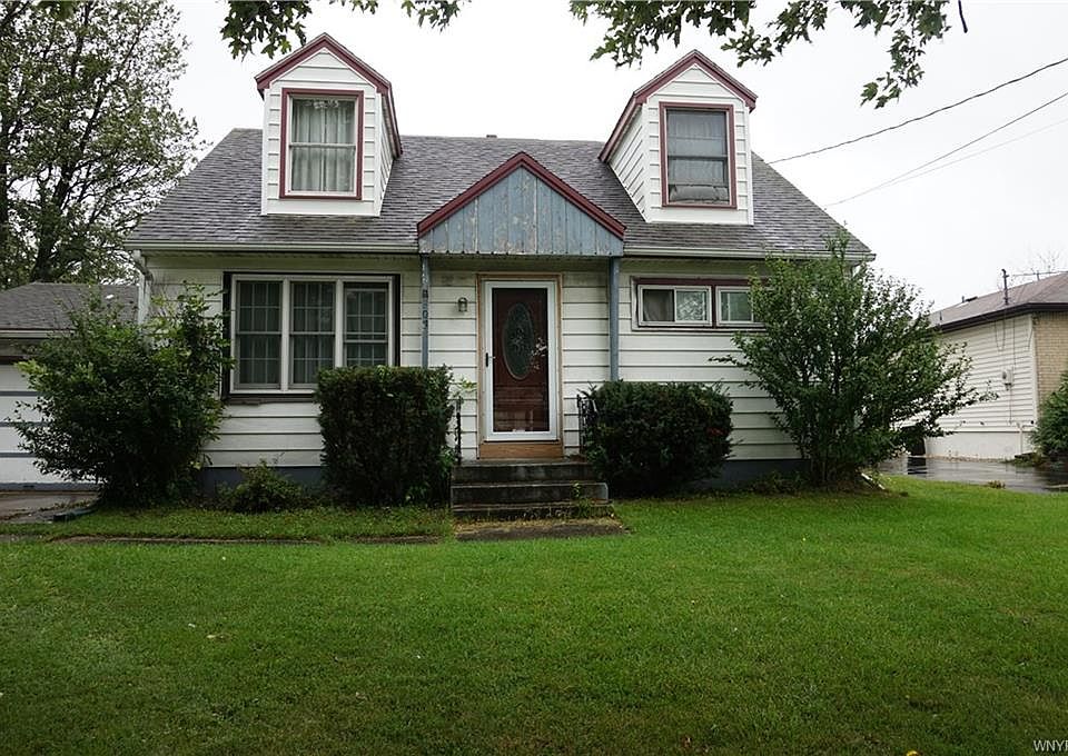 1st image of 303 Cherokee Dr