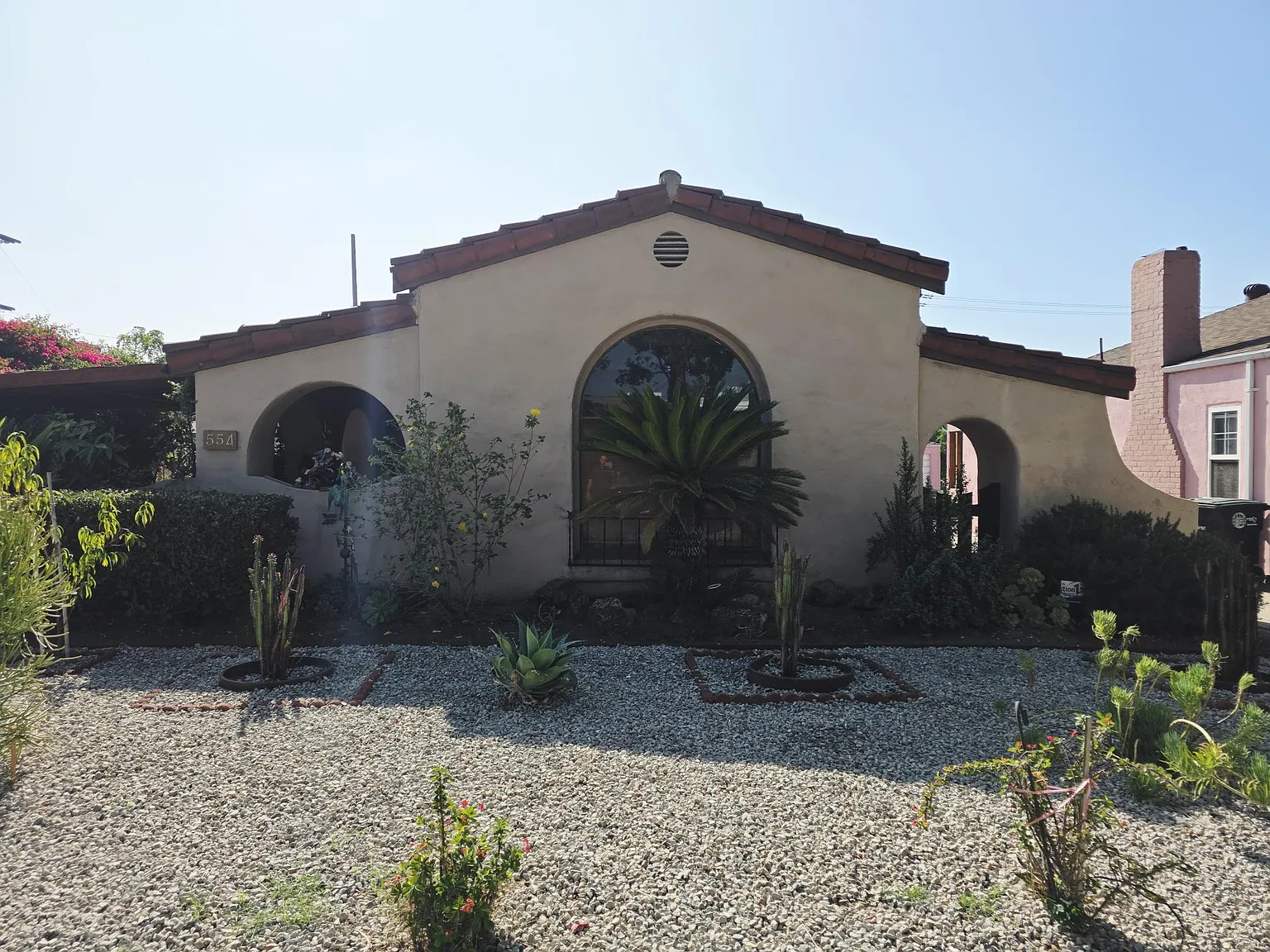 3 bed, 2.5 bath, 2100 sqft, $5,000 — Photo 1