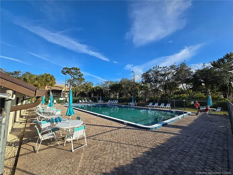 2114 SW Silver Pine Way #121-F1 — Photo 29