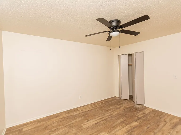 Kate's View Apartments | Updated North Chattanooga Apartments with Scenic Views — Photo 11