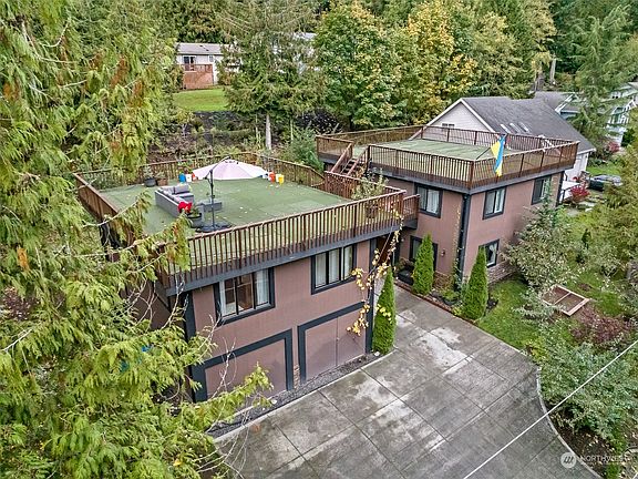 3rd image of 635 Rainbow Drive