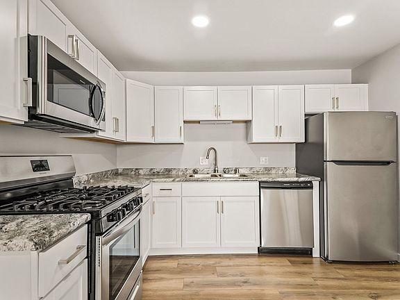 4th image of 120 S Bird St #4