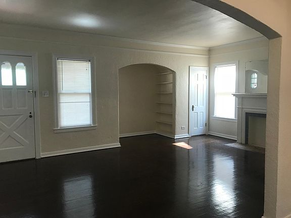 3rd image of 417 Club Dr #417