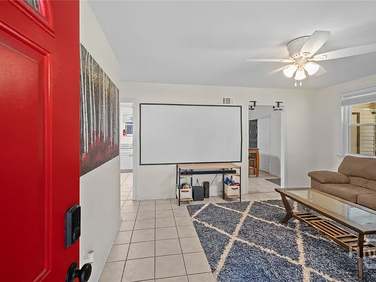 527 Red Oak Dr — Photo 7