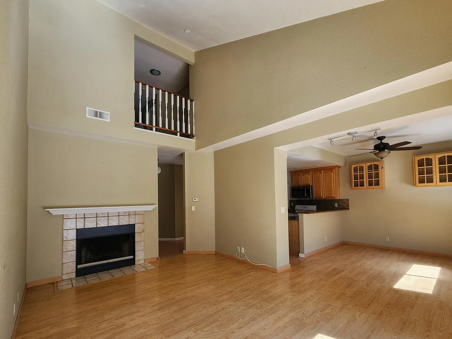 5012 Crandallwood Dr — Photo 2