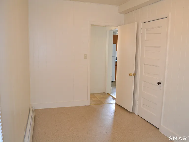 835 Bank St — Photo 12