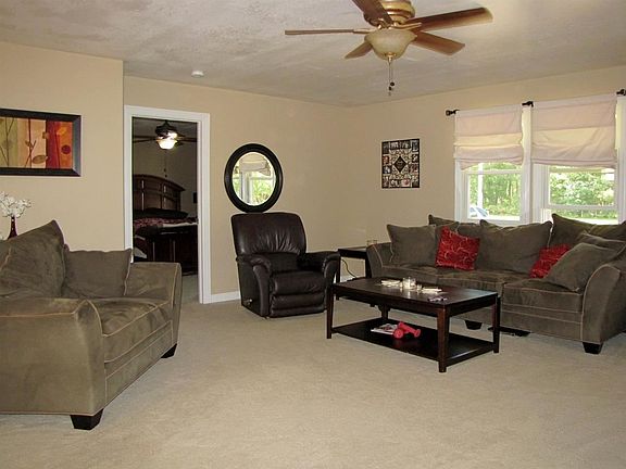 2nd image of 3933 Driftwood Dr