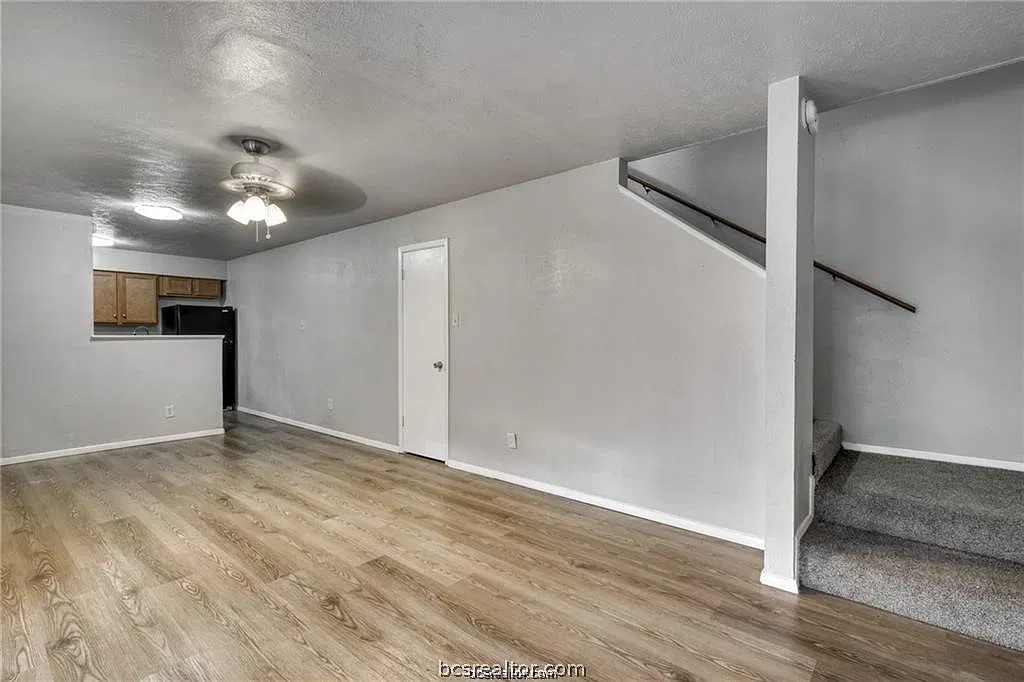 2 bed, 918 sqft, $1,000 — Photo 4