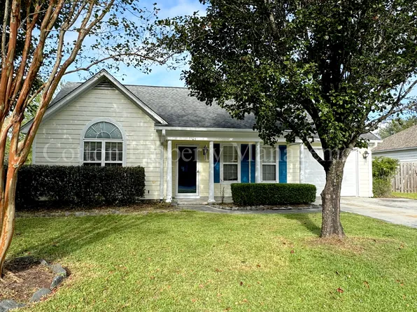 7105 Farrington Farms Dr, Wilmington, NC 28411