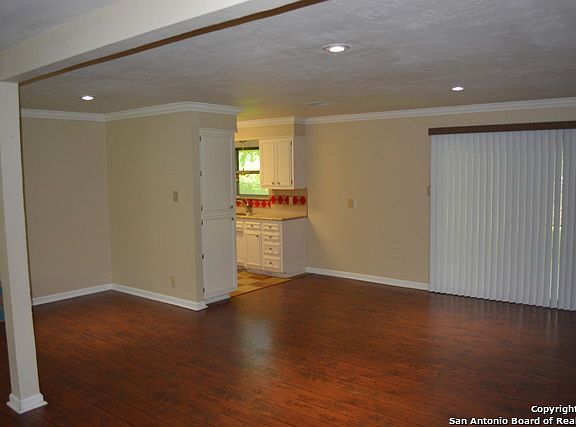 4th image of 3331 OLD FORGE DR