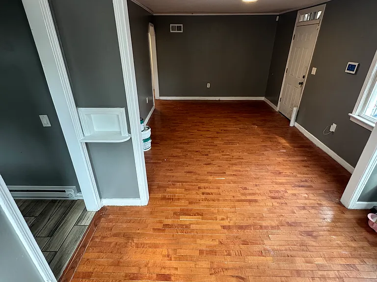 28 York Ave #1 — Photo 2