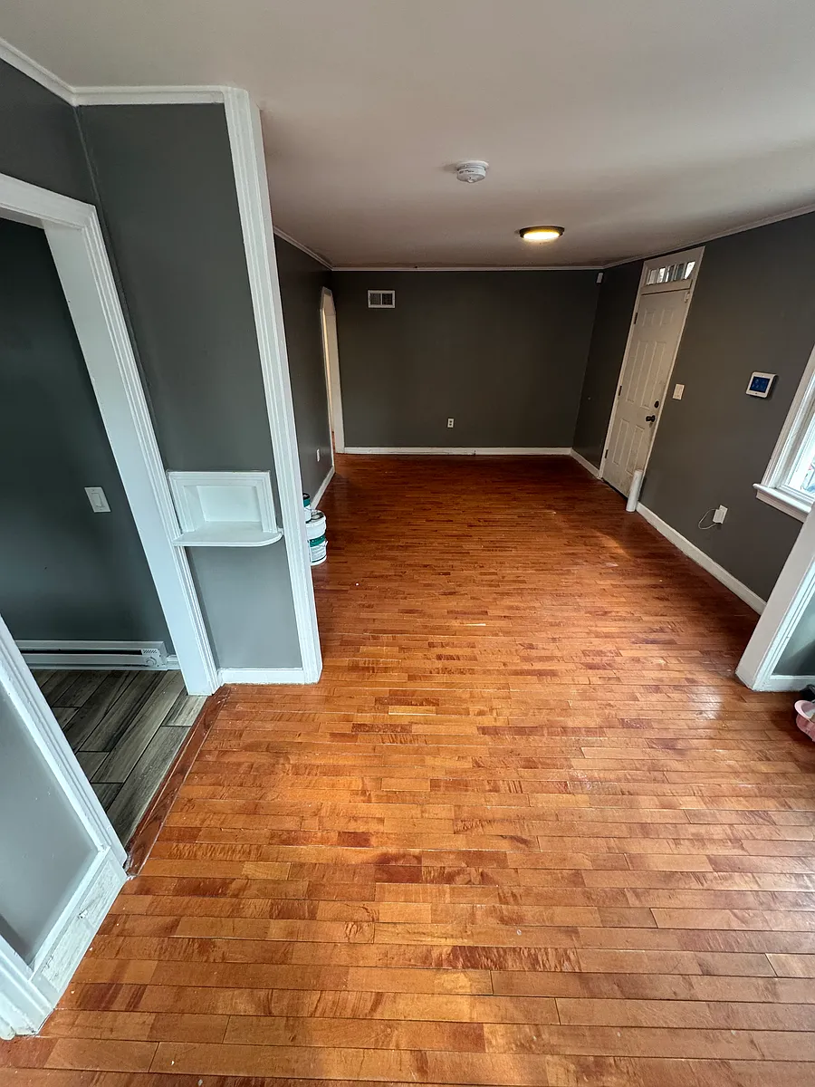 Building Photo - 28 York Ave #1