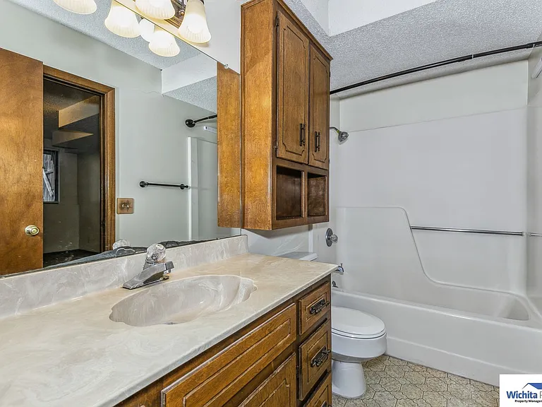 1732 S Beech Ct — Photo 9
