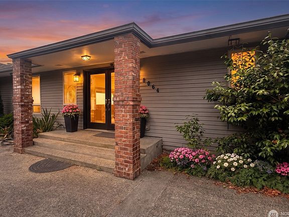 2nd image of 18064 Mariposa Lane