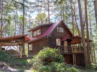 9868 Castle Rd, Southern Gulf Islands, BC V0N2M3