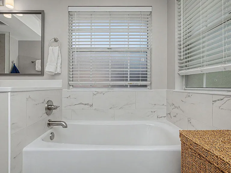 1626 Oakmont Cir — Photo 35