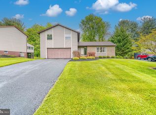 12121 Velvet Hill Dr, Owings Mills, MD 21117