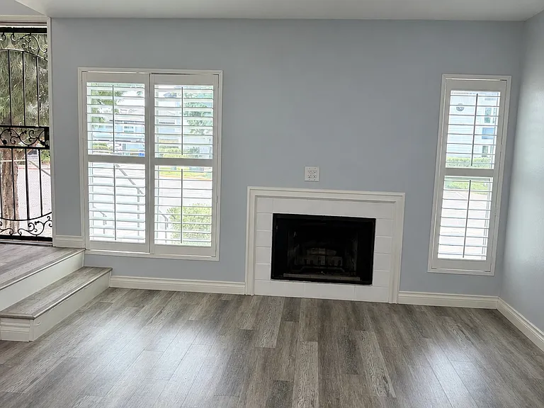 866 Marigold Ct — Photo 2