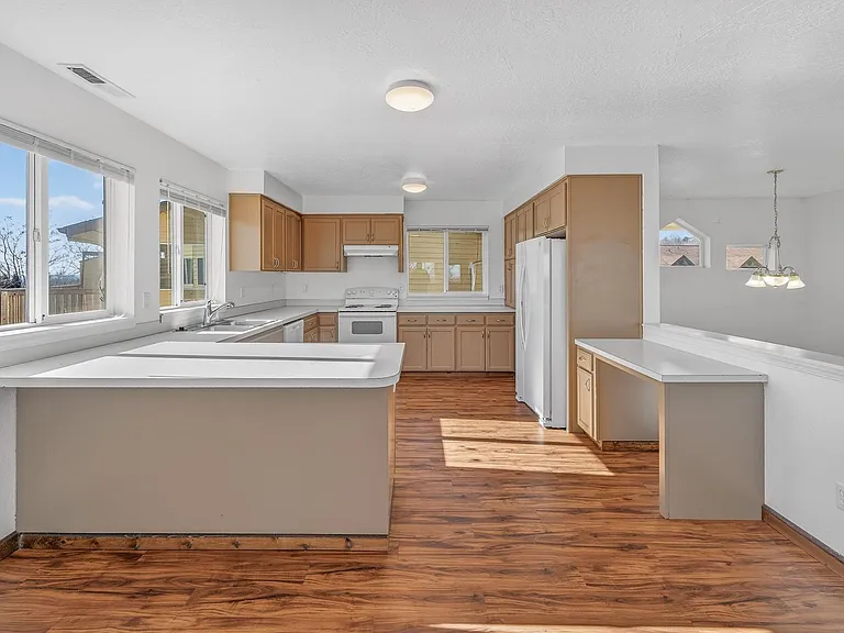 College Park Townhomes — Photo 12