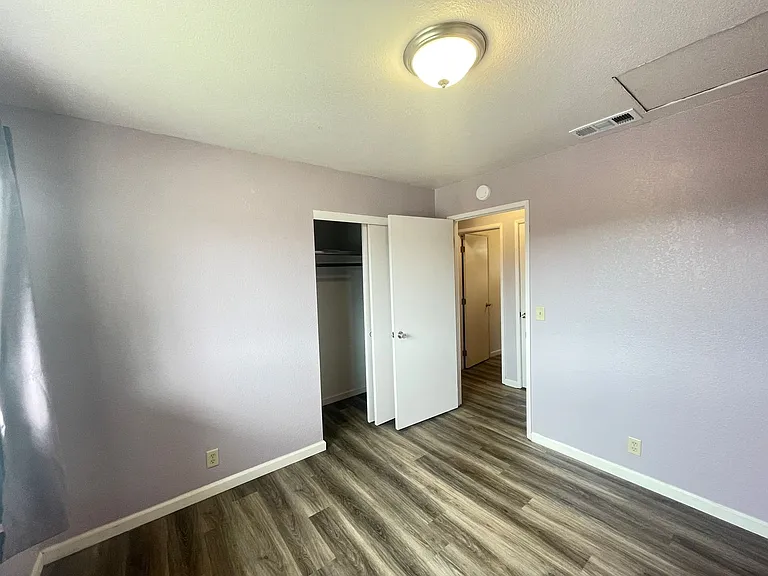 2613 Spring St — Photo 8