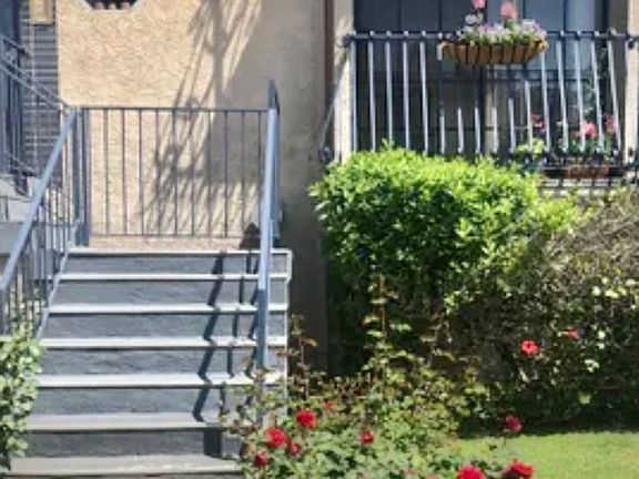2nd image of 858 S Sherbourne Dr APT 1