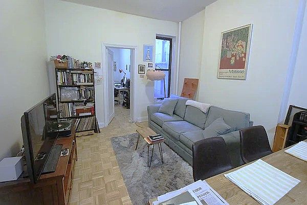 1st image of 70 W 106th St APT 3C