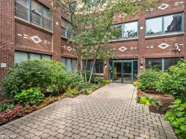 2533 N Ashland Ave APT 2D, Chicago, IL 60614