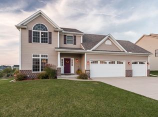 4202 Colorado Dr, Bettendorf, IA 52722