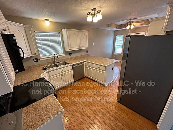 5th image of 11314 N Lewis Ave