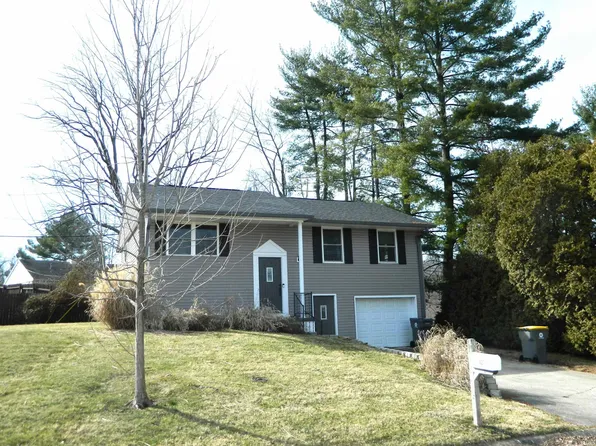 3211 N Obrien Pl, Bloomington, IN 47404