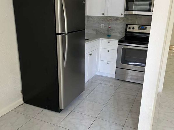 700 NW 3rd Ave APT 8