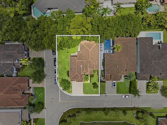 4th image of 3439 Brookfield Cir N