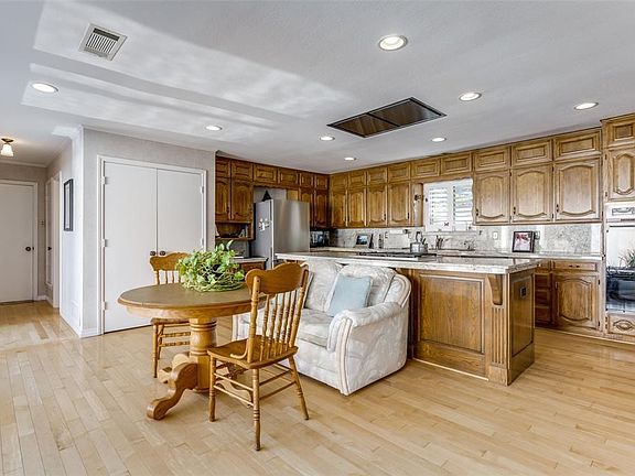 3rd image of 8918 Clayco Dr