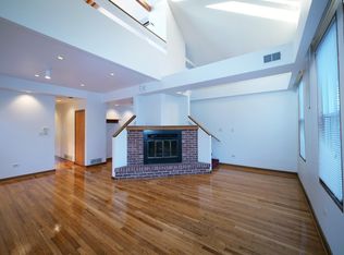 2742 N Kenmore Ave #2, Chicago, IL 60614