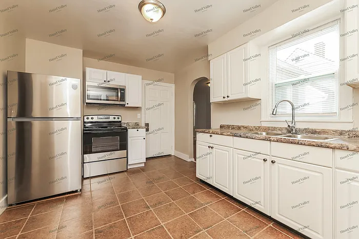 1350 Ohmer Ave — Photo 8