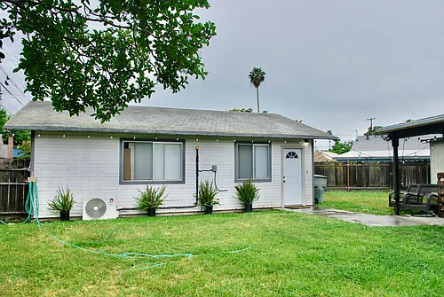 1322 Grape Ave Photo 1
