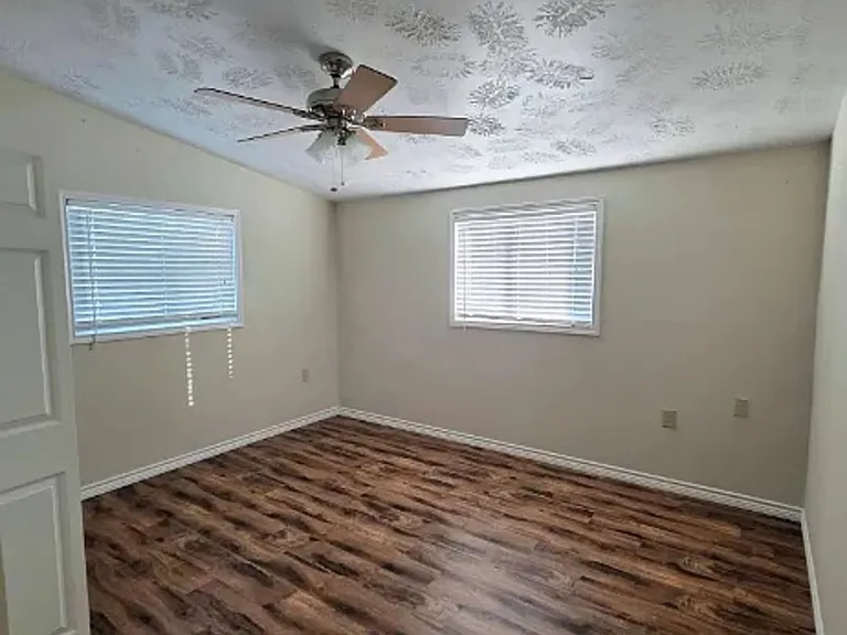 320 Bell Ave — Photo 10