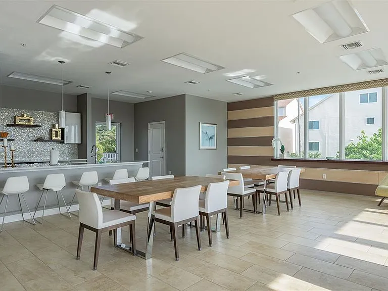 223 Island Way #2D — Photo 36