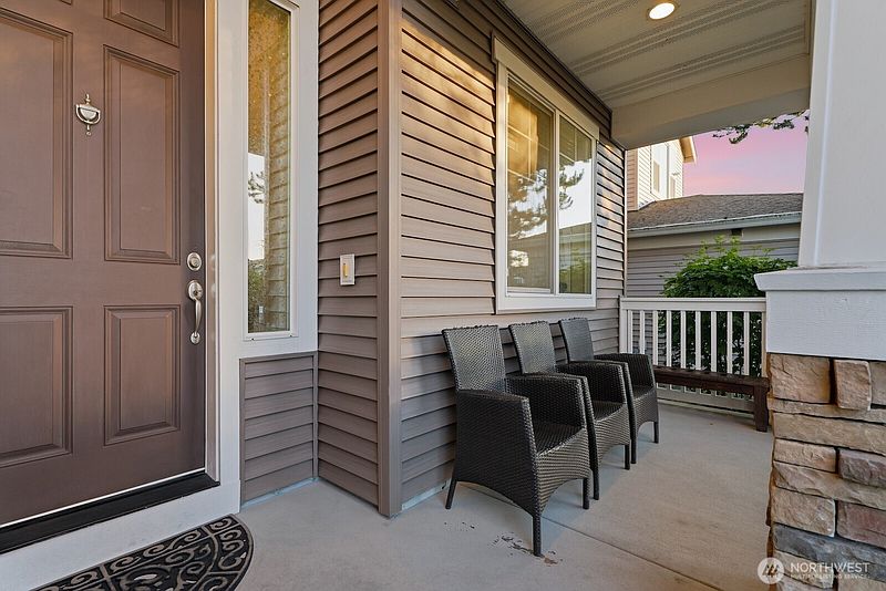 2nd image of 1220 68th Street SE