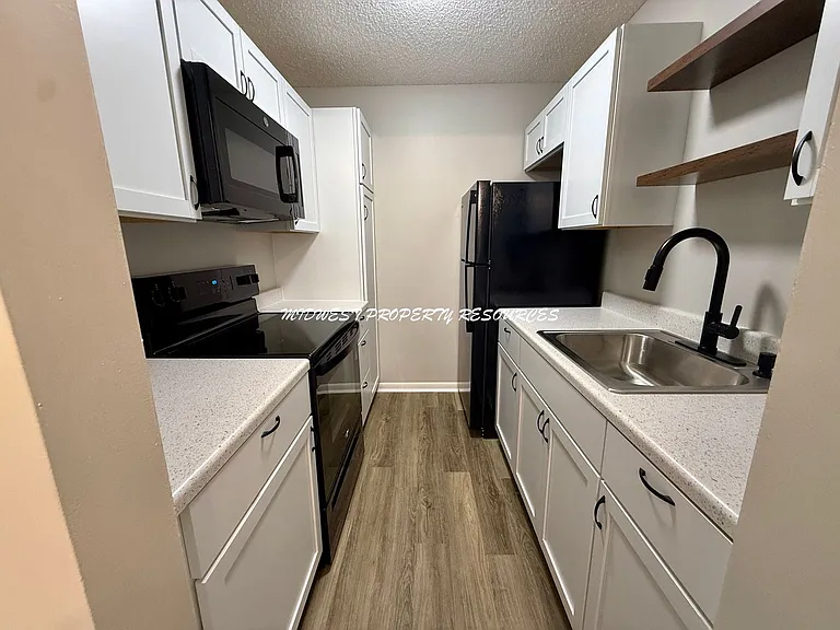 989 NW Colbern Rd #5B — Photo 10