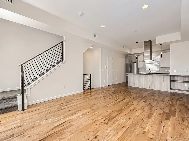 2848 W 24th Ave #4 — Photo 2