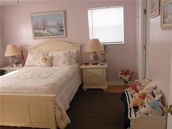 5th image of 2881 N Pine Island Road #2