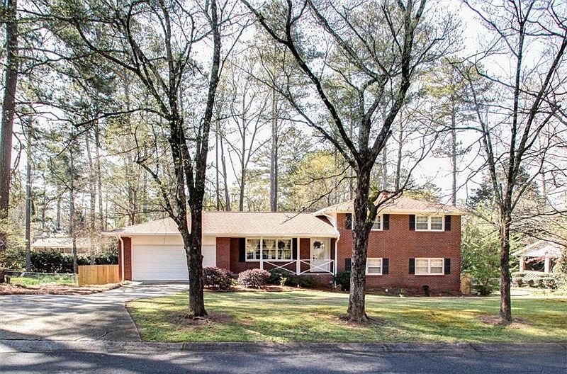 1st image of 2356 Tuxedo Dr SE